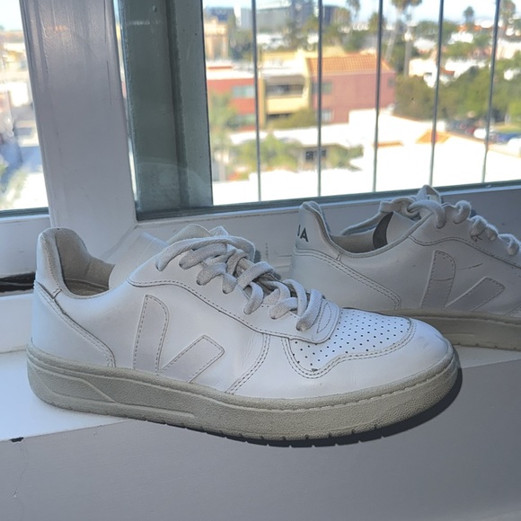 Veja v-10 white leather sneakers size 7 - Picture 9 of 10